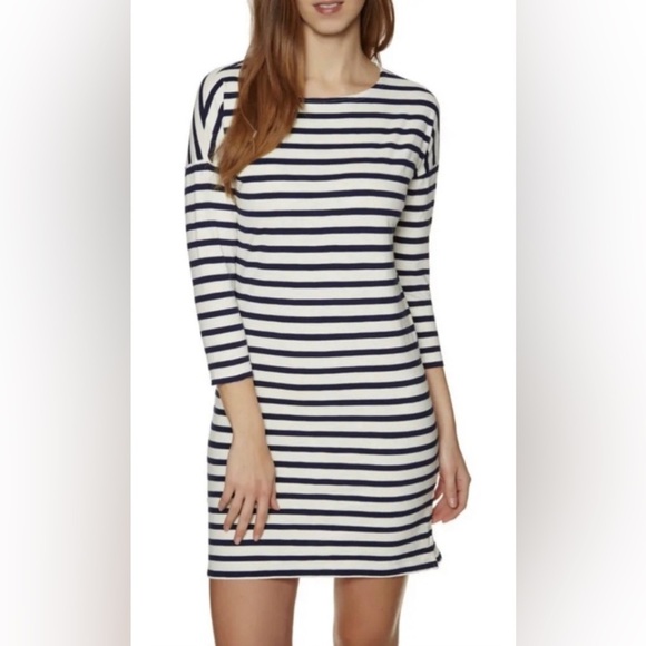 Patagonia Dresses & Skirts - Patagonia Seatoller Striped Cotton 3/4 Sleeve Tee Dress in Navy / White size XS
